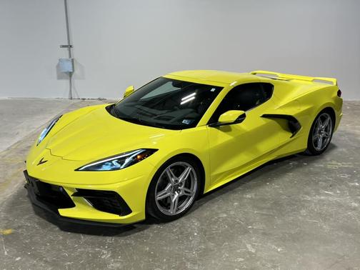 Photo 3 of 30 of 2021 Chevrolet Corvette Stingray w/3LT